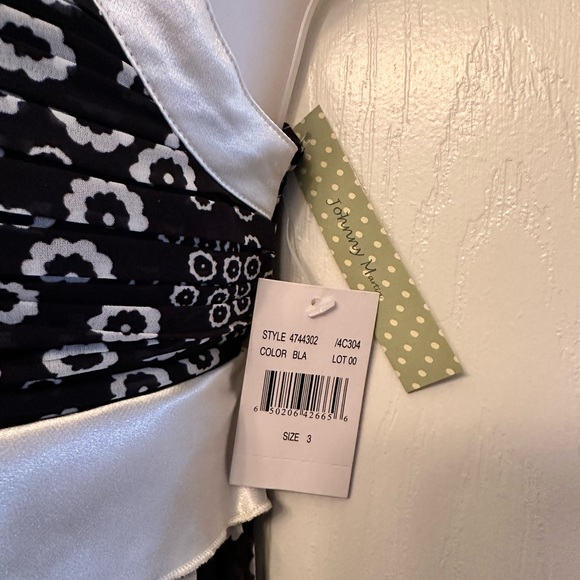 2 dresses NWT size 3 halter black white flower dress BCBG pin stripe belted xs - Picture 5 of 13